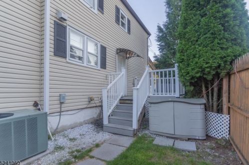 26 Hamilton St, Bloomingdale NJ 07403-1731 exterior