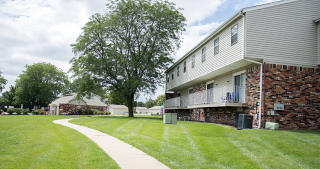 10100 Grand Plz, Omaha NE  68134-2537 exterior