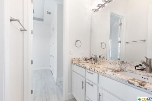 114 High Pt Cir, Spring Branch TX 78070-5065 exterior