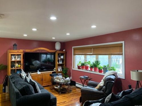 16 Martens Ave, Valley Stream, NY 11580-3811