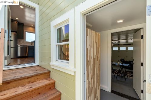 1715 Ashby Ave, Berkeley CA 94703-2131 exterior