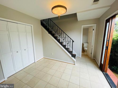 7115 Warbler Ln, Mc Lean VA  22101-2037 exterior