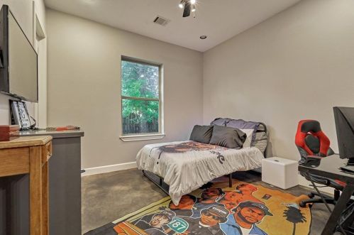 12122 Hawthorne Dr, Montgomery TX 77356-5449 exterior