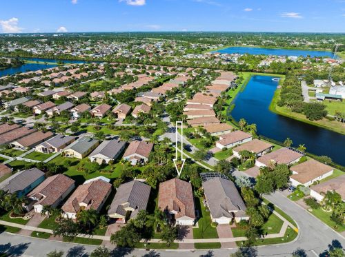 10084 Stonegate Dr, Fort Pierce FL 34987-2423 exterior