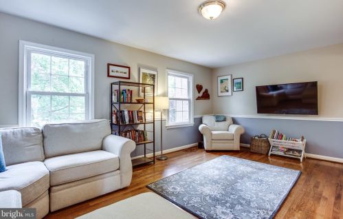 1603 Dunterry Pl, Mc Lean VA  22101-4318 exterior