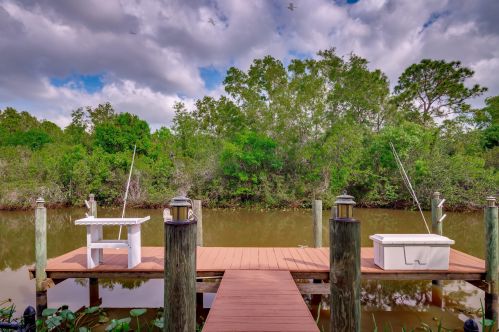 139 Royce Ave, Fort Pierce FL 34983-1238 exterior