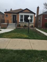 8835 Clyde Ave, Chicago, IL 60617-2904