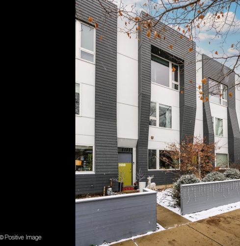 2650 Ridgeway Ave, Chicago, IL 60647-1120