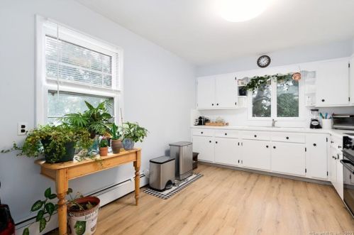 32 Arther St, Greenwich CT 06831-5107 exterior