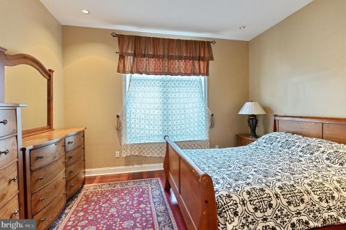 309 Lawrence St, Philadelphia PA 19133-3023 exterior