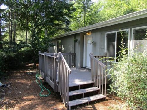 304 Leffler Loop Rd, Grapeview, WA 98546-9426