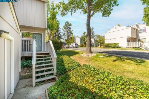 359 Scottsdale Rd, Concord CA 94523-5113 exterior