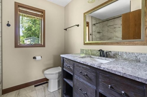 6218 Old Middleton Rd, Madison WI  53705-1040 exterior