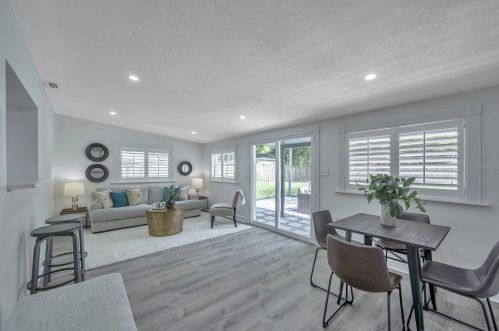 3912 Bay View Ave, Tampa FL  33611-1234 exterior