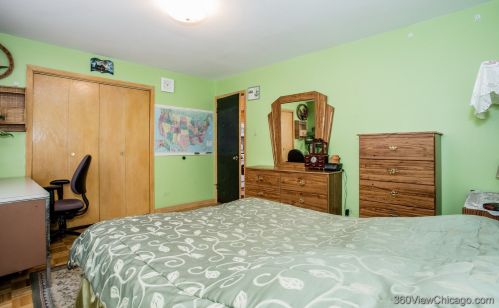 5515 Kildare Ave, Chicago IL 60629-5733 exterior