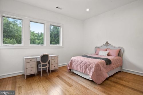 11705 Centurion Way, Rockville MD 20854-6419 exterior