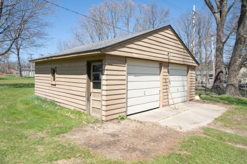 2795 Thornapple River Dr, Grand Rapids MI 49546-6844 exterior