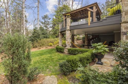 1152 Brookgate Way, Atlanta GA 30319-2881 exterior