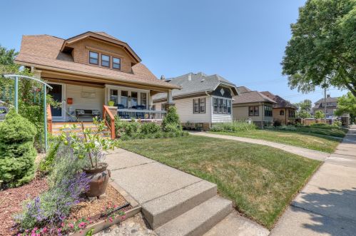 2338 61, Milwaukee WI 53219-2135 exterior