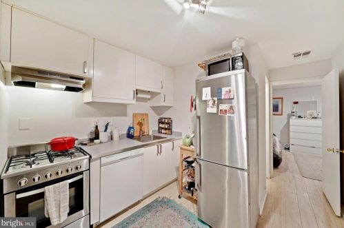 1732 18th St, Washington DC 20009-6110 exterior