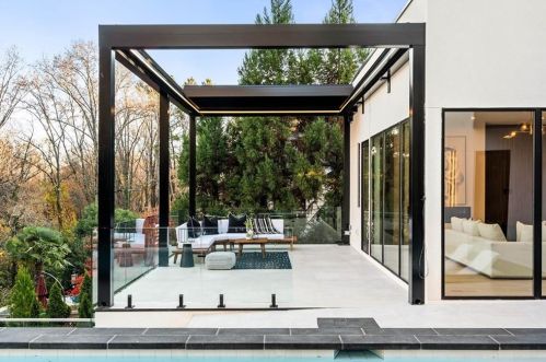 4645 Lake Forrest Dr, Atlanta GA  30342-2537 exterior