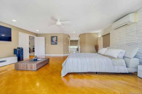 743 Ahukini St, Honolulu HI 96825-2426 exterior