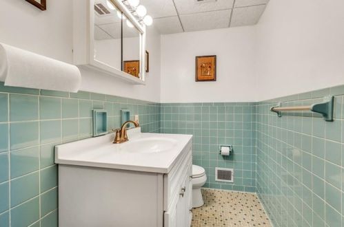 502 Main St, Pittsburgh PA 15220-5102 exterior