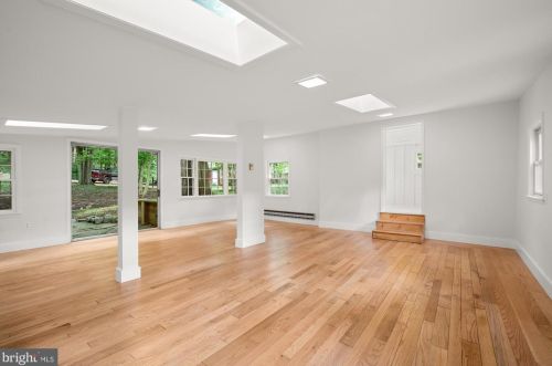 8526 Georgetown Pike, Mc Lean VA 22102-1206 exterior