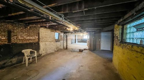 8114 Ellis Ave, Chicago IL 60619-4302 exterior