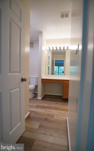 4503 Hazeltine Ct, Alexandria VA 22312-3206 exterior