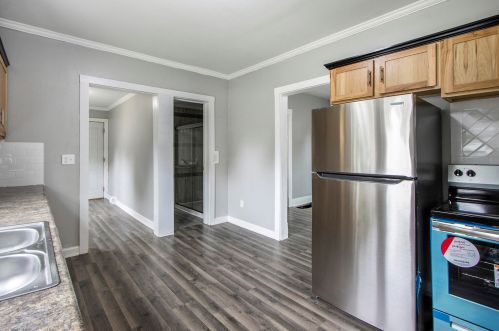 328 Michigan Ave, Three Rivers MI 49093-1126 exterior