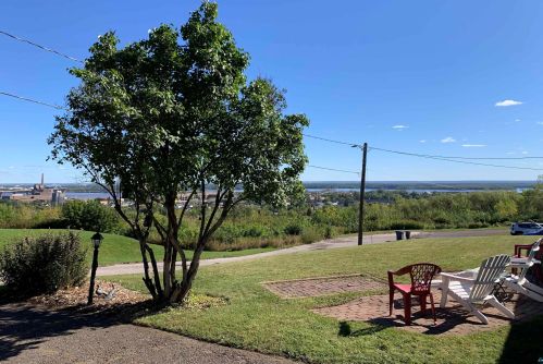 807 61 Ave, Duluth MN 55807-2439 exterior