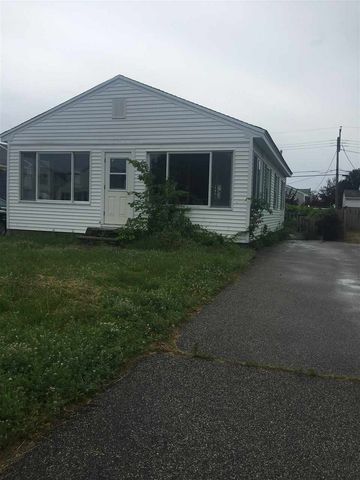 247 Ashland St, Seabrook, NH 03874-4701