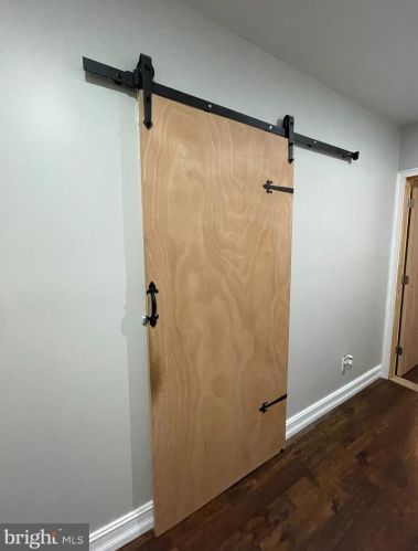 4037 8th St, Philadelphia PA 19140-2233 exterior