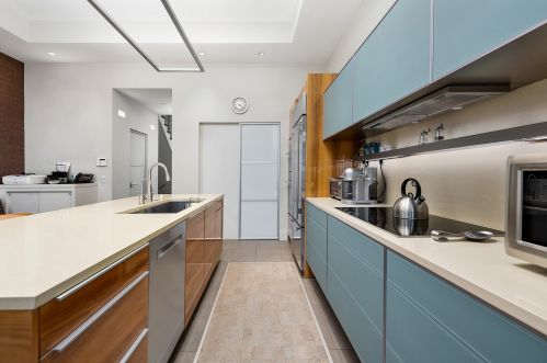 1950 Orch St, Chicago IL 60614-5495 exterior