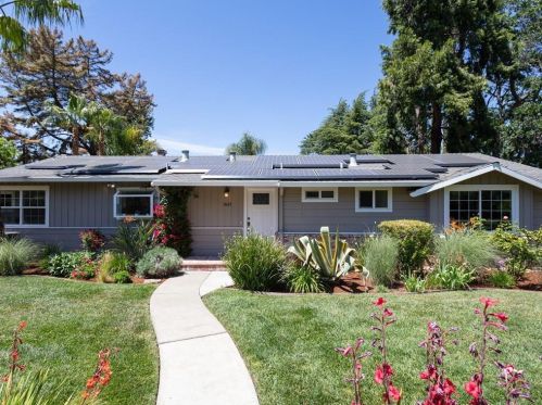 1401 Mohr Ct, Concord, CA 94518-3802