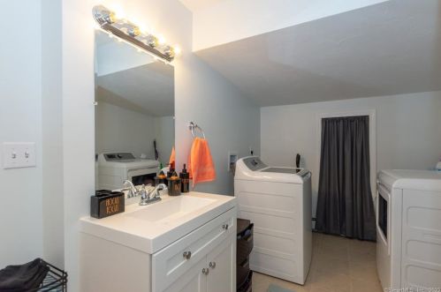 1414 Hartford Pike, Killingly CT 06241-1533 exterior