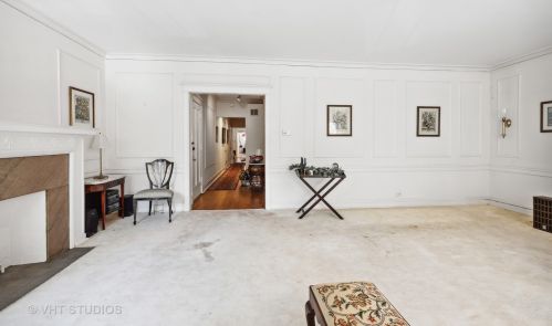 444 Oakdale Ave, Chicago IL  60657-6605 exterior