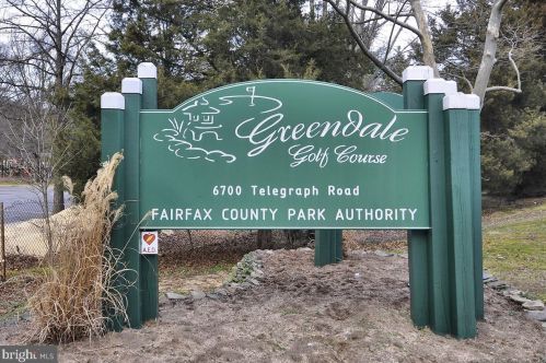 7458 Gadsby Sq, Alexandria VA 22315-5288 exterior