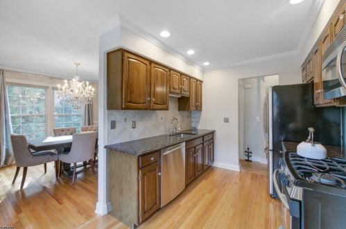 30 Springfield Ave, Cranford NJ 07016-2144 exterior