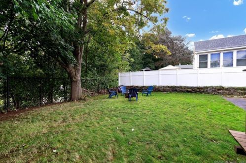 218 Alexander Rd, New Britain CT 06053-1060 exterior