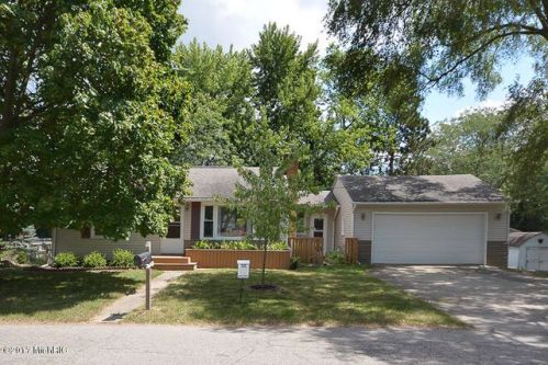 8005 Edmonds St, Kalamazoo, MI 49024-5403