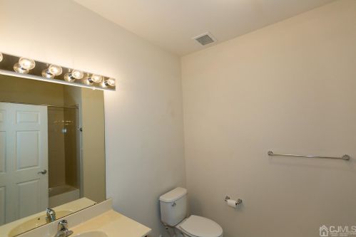 1443 Sierra Dr, Trenton NJ  08619-2071 exterior