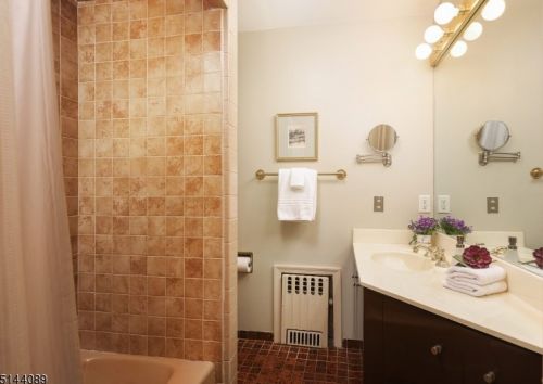 647 Coleman Pl, Westfield NJ 07090-4311 exterior