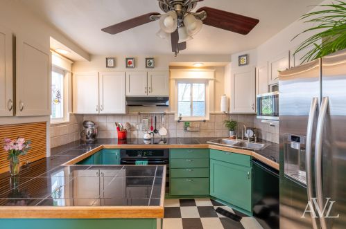 19 Benjamin Ave, Grand Rapids MI 49505-5437 exterior