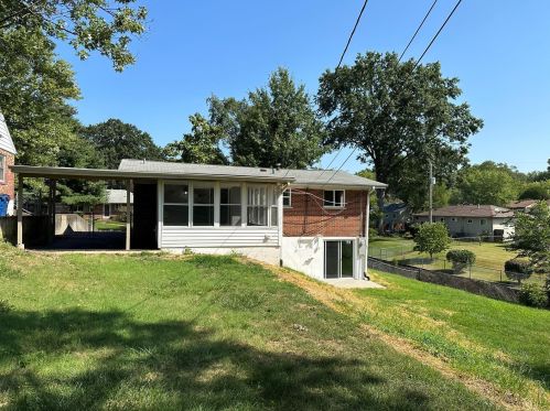 9202 Alpine Dr, Saint Louis MO 63123-4456 exterior