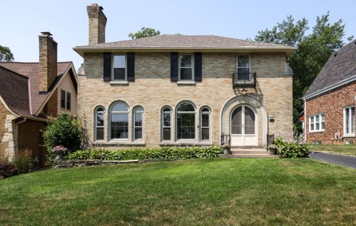 139 86th St, Milwaukee, WI 53226-4605