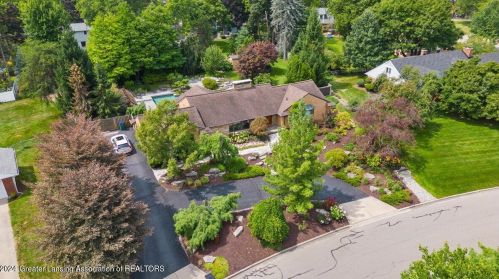 1607 Hitching Post Rd, East Lansing MI 48823-2141 exterior