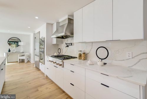 4624 Asbury Pl, Washington DC  20016-4325 exterior