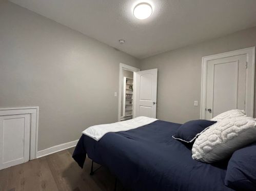 860 Mangin Ave, Meskegon MI  49442-5117 exterior